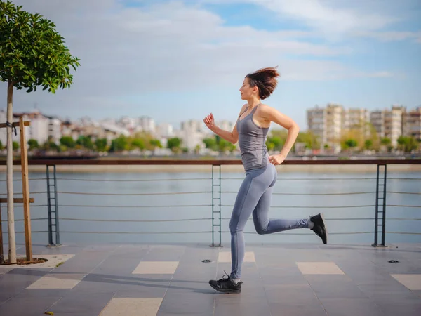 Deportes Aire Libre Entrenamiento Concepto Bienestar Asiático Joven Fuerte Mujer Fotos De Stock Sin Royalties Gratis