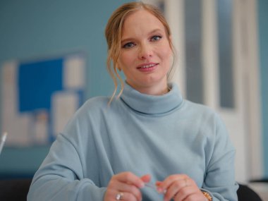 Antalya açıklarında pitoresk bir Akdeniz kıyısı. Kaleci 'deki eski hindi kasabasına git. İlginç yerler keşfet, popüler gösteriler ve yürüyüşler.