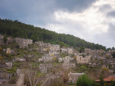 Fethiye İzmir 'deki terk edilmiş Yunan köyü Kayakoy hayalet kasabası. 18. yüzyıl antik Yunan şehri Karmilissos 'un yeri..