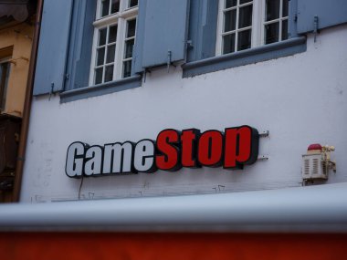 Basel, İsviçre - 4 Temmuz 2022: Basel 'deki Gamestop video oyun mağazası. GameStop bir Video Oyunu ve Elektronik Retailer IV 'dür.