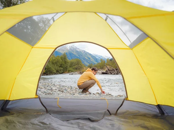 Trip Caucasus Mountains Arkhyz Teberdinsky Reserve Man Traveler Relaxing Mountains — Stockfoto