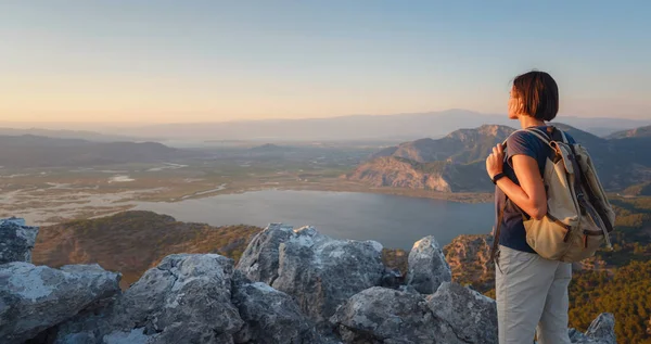 Travel Turkey Viewpoint Dalyan Iztuzu Beach Smiling Woman Taking Break — Photo