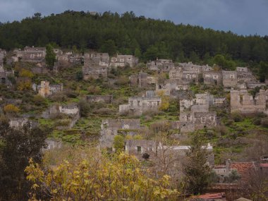 Fethiye İzmir 'deki terk edilmiş Yunan köyü Kayakoy hayalet kasabası. 18. yüzyıl antik Yunan şehri Karmilissos 'un yeri..