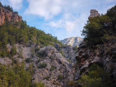 Türkiye 'ye git, Kemer sonbahar mevsiminde. Lycian Yolu 'nun ünlü bir parçası, Goynuk Kanyonu. Türkiye, Asya 'nın harika sabah manzarası. Doğa konseptinin güzelliği.