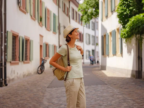 Travel Summer Europe Young Asian Woman Woman Having Great Vacation — Stock Photo, Image