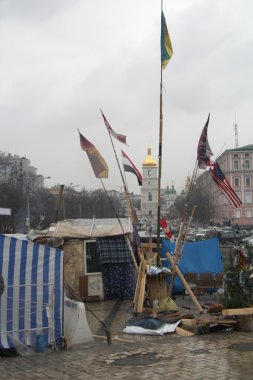 Barikatlar üzerinde mihailovska kare