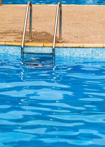 スイミング プールの手順 — ストック写真