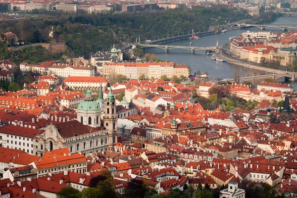 Rote Dächer von Prag — Stockfoto