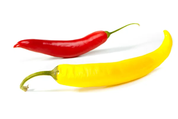 Czerwony i żółty hot chili peppers — Zdjęcie stockowe