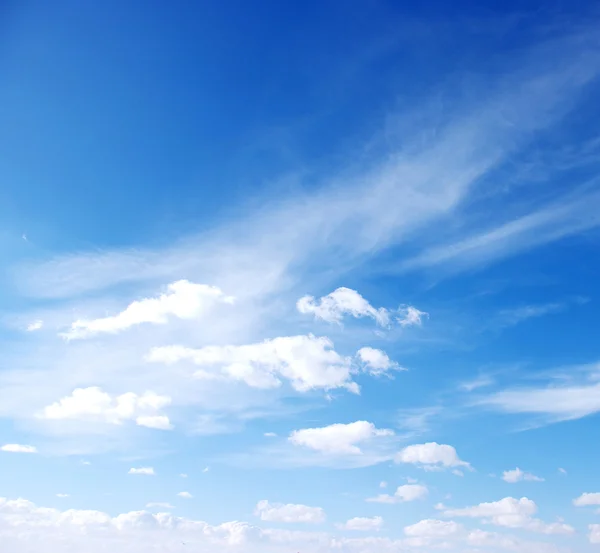 Голубое небо — стоковое фото