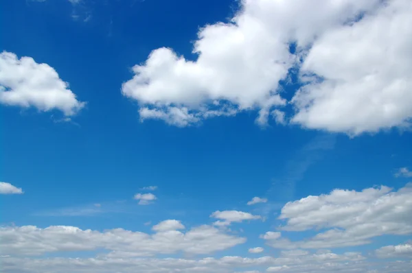 Nubes blancas — Foto de Stock