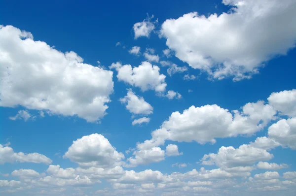 Nubes blancas — Foto de Stock