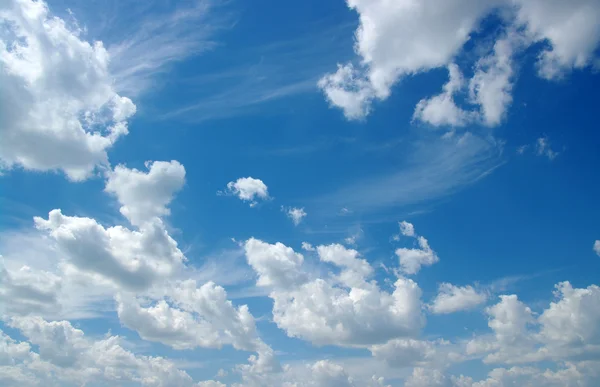 Witte wolken Stockfoto