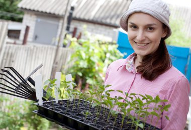 Fideler Bahçe olan kadın