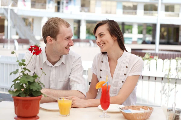 Young couple in cafe — Stock Photo, Image