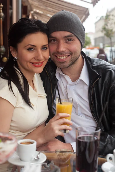 Happy Beautiful couple — Stock Photo, Image