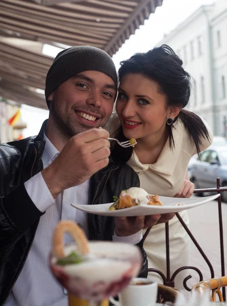 Happy Beautiful couple — Stock Photo, Image