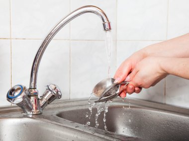 çatal bıçak takımı yıkama