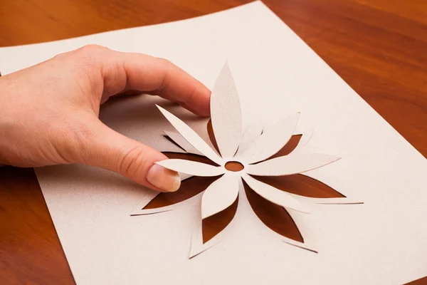 Fazendo flor de papel — Fotografia de Stock