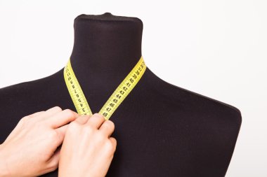 çalışan kadın terzi 