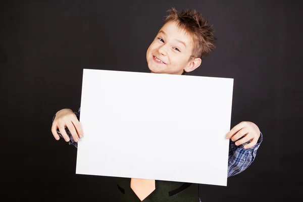 Söt pojke med banner — Stockfoto