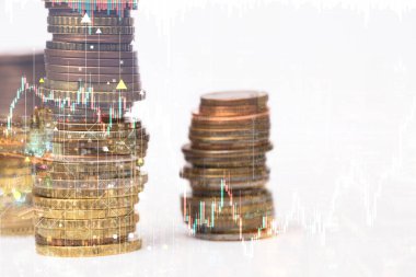 Ekonomik büyüme kavramı. Sanal ekranda para yığınları ve finansal grafiklerle kolaj, boşluğu kopyala.