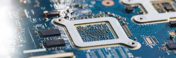 Görüntü kadar yakın: elektrik devresi ana tahta bilgisayardan