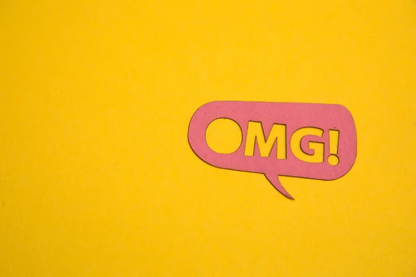 Paper Speech Bubble Omg Word Yellow Background — Foto de Stock