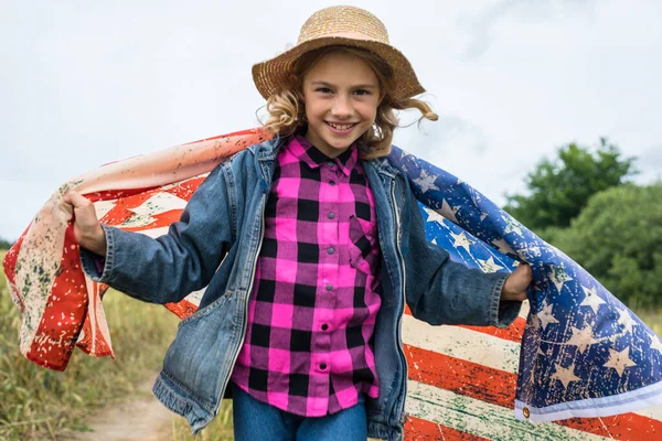 Little Cute Girl American Flag Field — Stockfoto