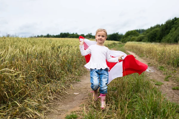 Little Smiling Girl Field Runs Canadian Flag — Stock Photo, Image