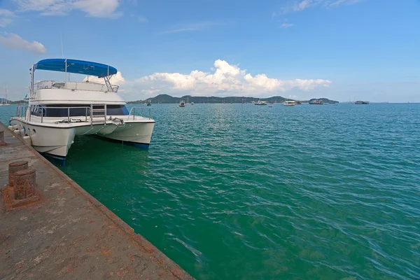 Boat at berth — Stock Photo, Image