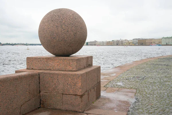 Vista Del Terraplén Del Río Neva San Petersburgo Rusia —  Fotos de Stock