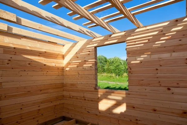 Bau eines neuen Holzhauses. — Stockfoto