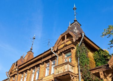 eski ahşap evi mavi gökyüzünde: samara, Rusya Federasyonu
