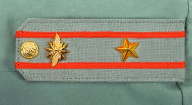 Rus Ordusu subayı - büyük omuz askısı