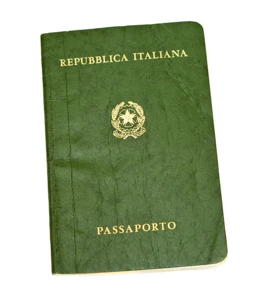 旧的意大利护照被隔绝在白色背景上 — 图库照片
