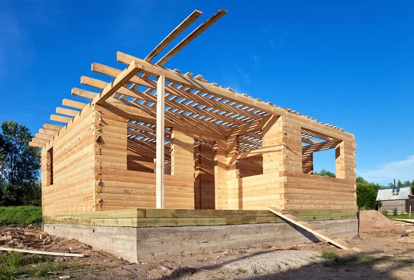 Egy új fából készült ház építése. — Stock Fotó
