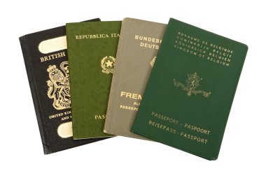 beyaz zemin üzerine eski Avrupa pasaportu