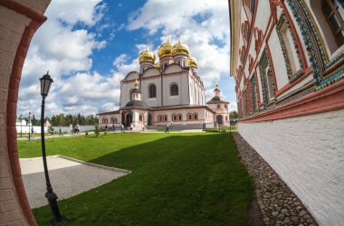 Rus Ortodoks Kilisesi. iversky Manastırı'valday, Rusya Federasyonu.