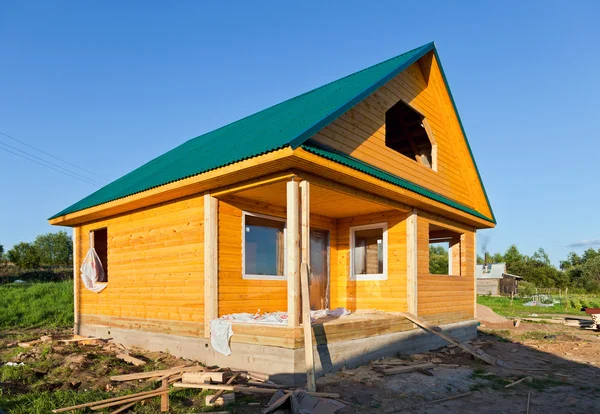 Construcción de una nueva casa de madera . — Foto de Stock