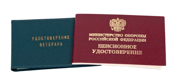 Pensión rusa y certificado de veterano sobre blanco — Foto de Stock