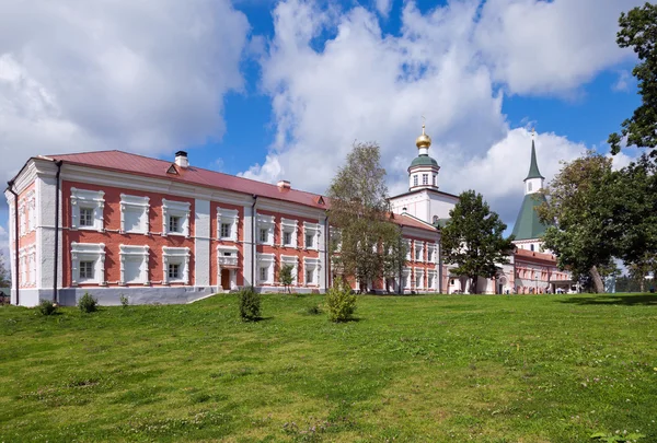 Igreja ortodoxa russa. Mosteiro de Iversky em Valday, Rússia — Fotografia de Stock