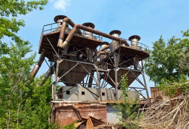 gökyüzü yaz aylarında metal yapı