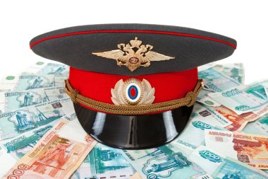Rus polis memuru kap üzerinde banknot toplu