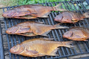 ev yapımı füme balık