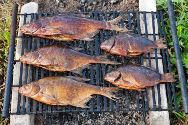 ev yapımı füme balık