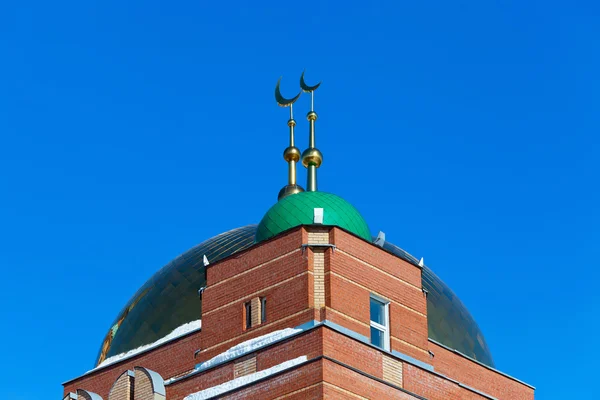 Moskén mot den blå himlen i samara, Ryssland — Stockfoto