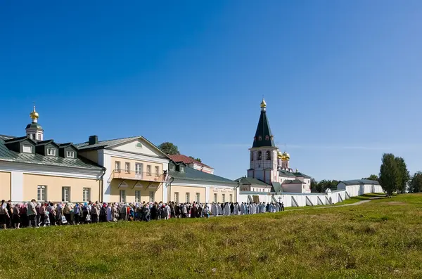 VALDAY, RÚSSIA - AGOSTO 10: O processio religioso sagrado anual — Fotografia de Stock