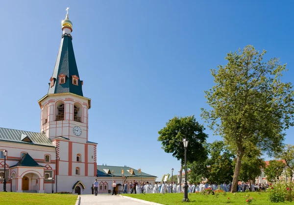 VALDAY, RUSSIA - 10 AGOSTO: La processione religiosa sacra annuale — Foto Stock