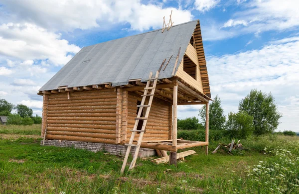 Drewniany dom w budowie — Zdjęcie stockowe